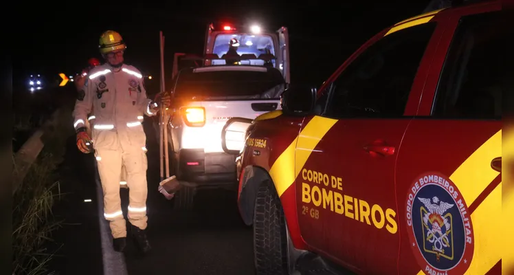 Fotos mostram como ficou ambulância após grave acidente com mãe e filho em PG