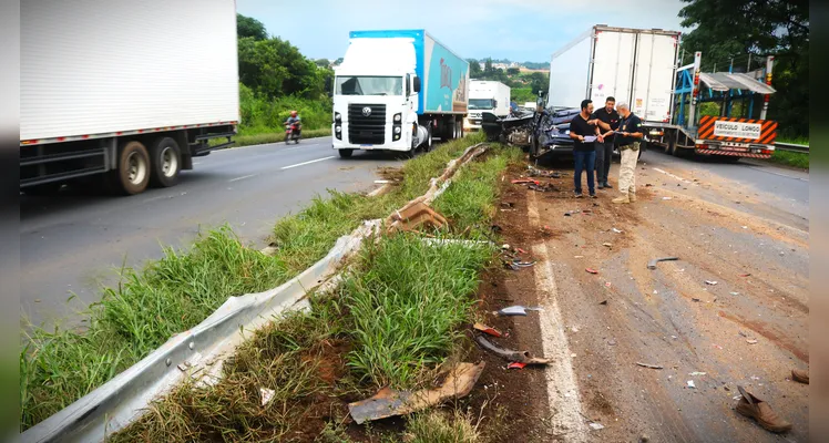 Carros ficam destruídos após grave acidente em PG; veja fotos