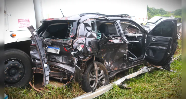 Carros ficam destruídos após grave acidente em PG; veja fotos