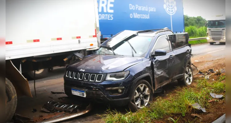 Carros ficam destruídos após grave acidente em PG; veja fotos