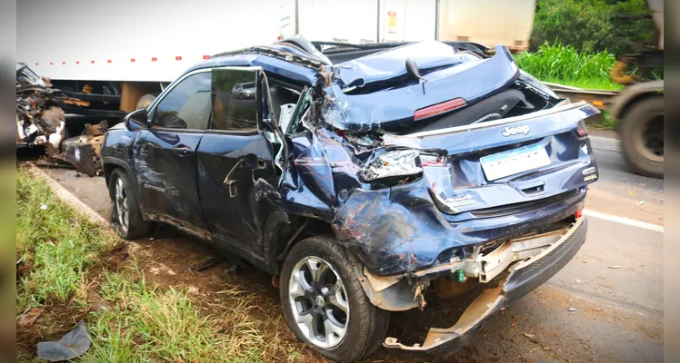 Carros ficam destruídos após grave acidente em PG; veja fotos