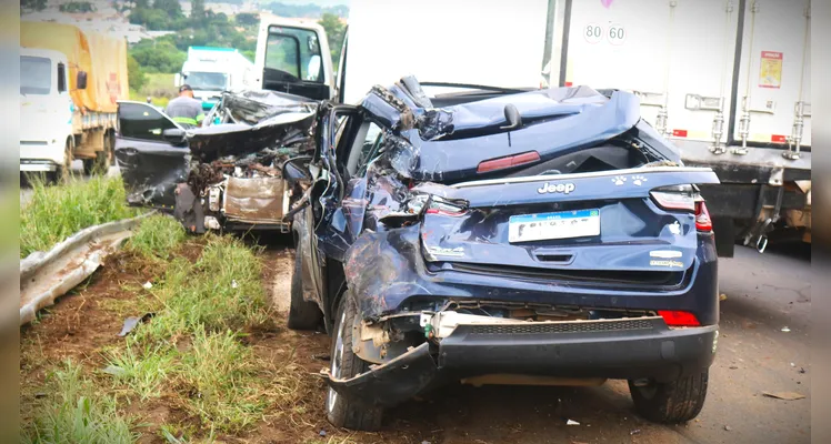 Carros ficam destruídos após grave acidente em PG; veja fotos