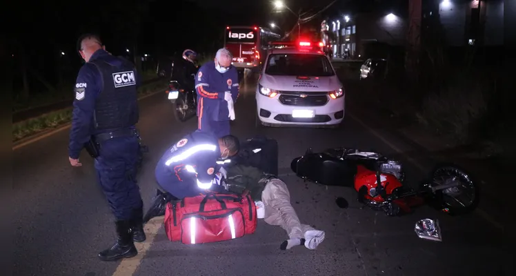 Fotos mostram cenário de acidente com jovem motociclista, em PG