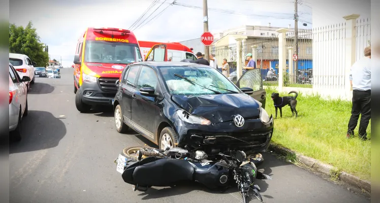 Veja fotos do grave acidente com dois ocupantes de moto em PG