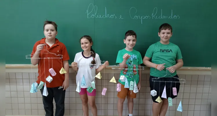 Confira os registros do amplo trabalho matemático em sala de aula.