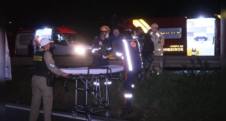 Acidente na BR-376 em Ponta Grossa deixa mulher morta e vários feridos -