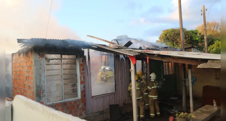 Desavença entre vizinhos termina em possível incêndio criminoso