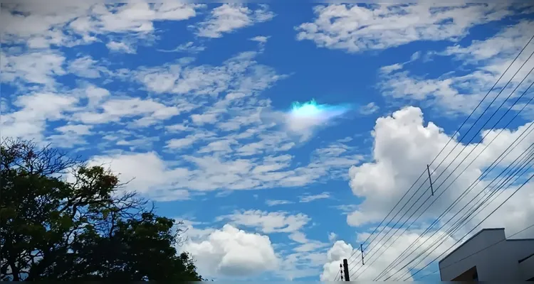 Luz ‘misteriosa’ no céu intriga moradores de cidade do Paraná