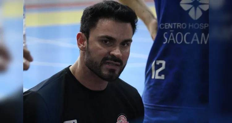 Técnico multicampeão de basquete se despede de Ponta Grossa