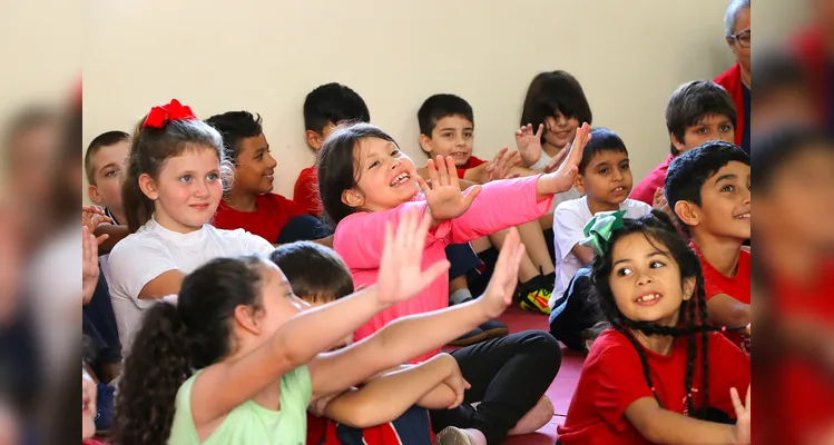 Os alunos do 1º ao 3º ano do ensino fundamental da rede pública de Castro participam do projeto.