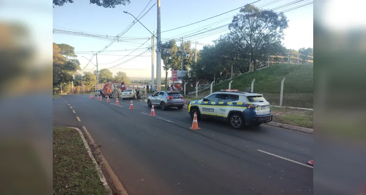 Equipes do Siate, Samu e da Polícia Militar (PM) estiveram no local para atender a ocorrência.