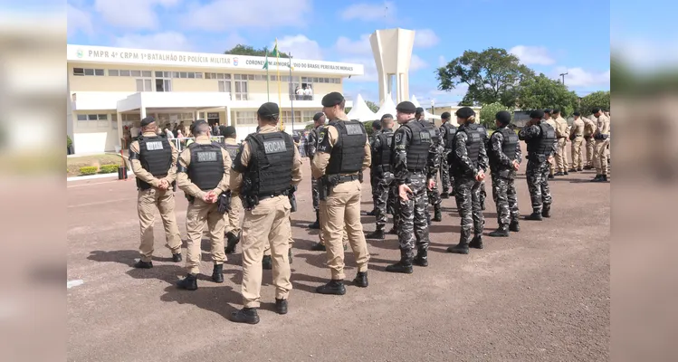 Batalhão realiza passagem de comando e celebra 125 anos; veja fotos