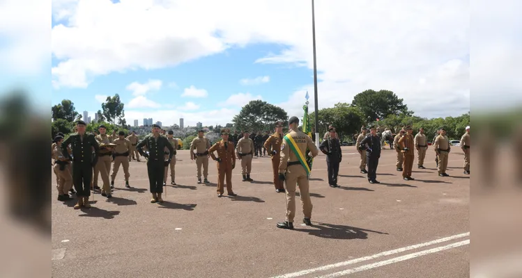 Batalhão realiza passagem de comando e celebra 125 anos; veja fotos