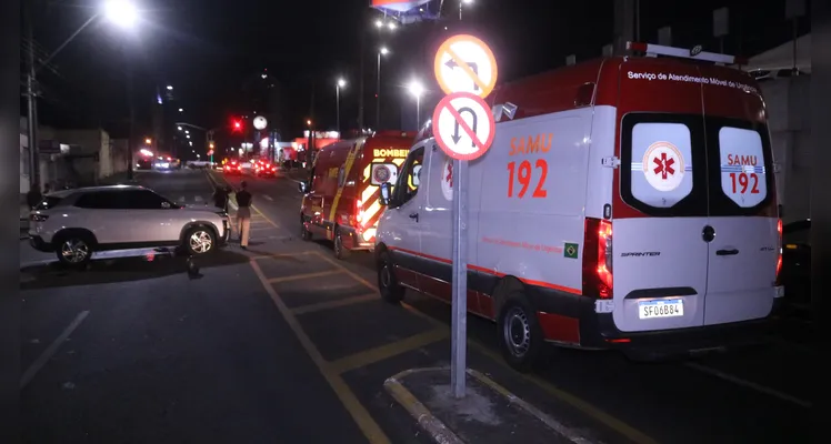 A colisão aconteceu no cruzamento entre a avenida General Carlos Cavalcanti e a rua Professor Bruning.