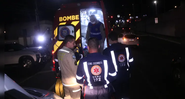 A colisão aconteceu no cruzamento entre a avenida General Carlos Cavalcanti e a rua Professor Bruning.