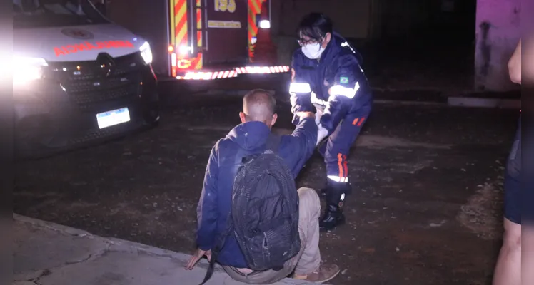 O fogo foi controlado pela equipe de Corpo de Bombeiros.