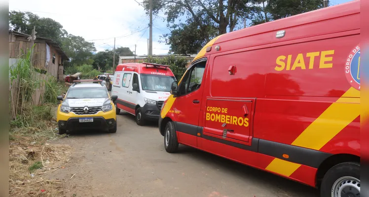 Foram acionadas equipes da Polícia Militar (PM), Siate e Samu para atender a ocorrência.