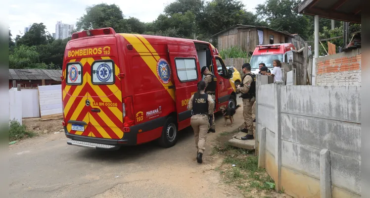 Foram acionadas equipes da Polícia Militar (PM), Siate e Samu para atender a ocorrência.