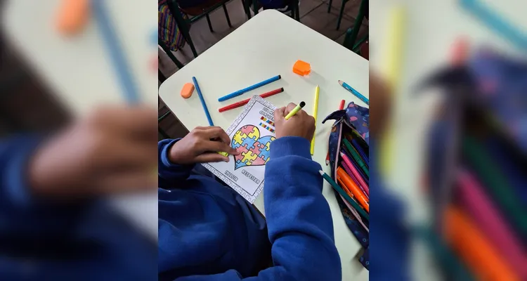 Os alunos trabalharam com vídeos e mídias como foco de estudos teóricos e desenvolveram cartazes e desenhos sobre as campanhas trabalhadas.
