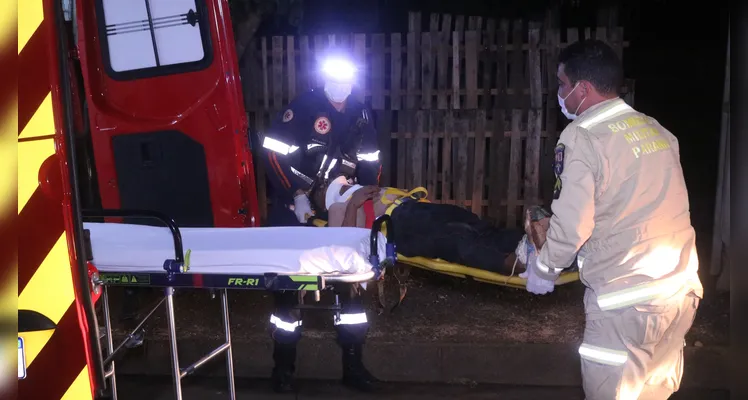 A ocorrência chegou até o Corpo de Bombeiros como ferimento por arma branca, no entanto, quando as equipes chegaram até o local perceberam que se tratava de agressão física