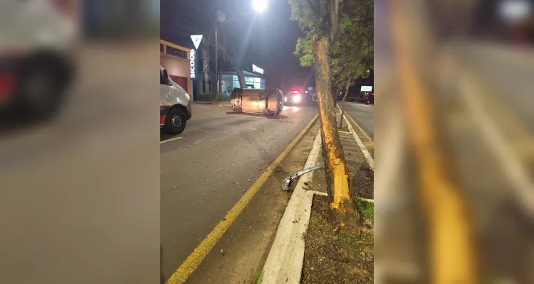 Condutor dorme ao volante e bate carro nesta madrugada em PG