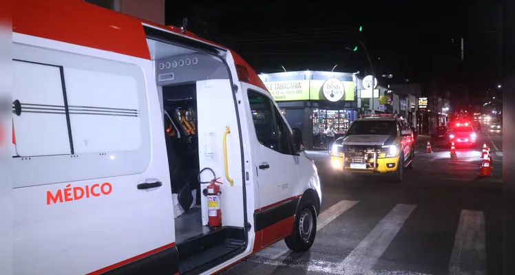 Motociclista teve fraturas expostas e foi encaminhado para o Hospital Regional