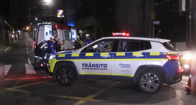 Equipes do Samu, da Polícia Militar e do Trânsito viário estiveram no local do acidente com o motociclista