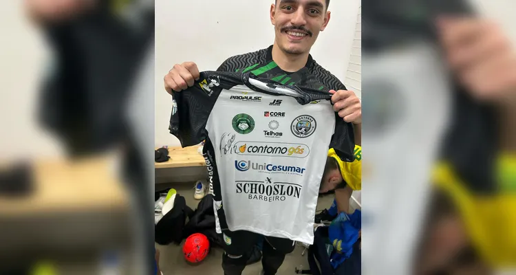 Craque Falcão reforça torcida pelo Contorno Futsal na Chave Bronze