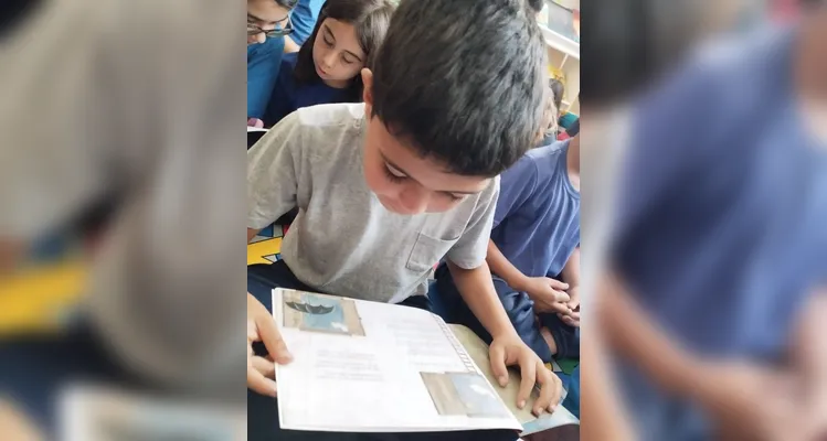 A turma também realizou a leitura de diversos poemas e escolheu um para recitar a seus familiares.