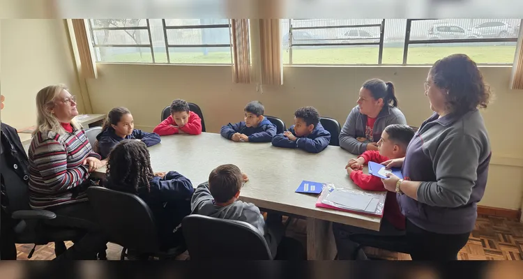 Veja os registros deste encontro entre educandos e a gestora.