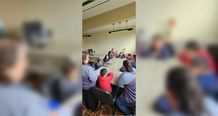 Veja os registros deste encontro entre educandos e a gestora.