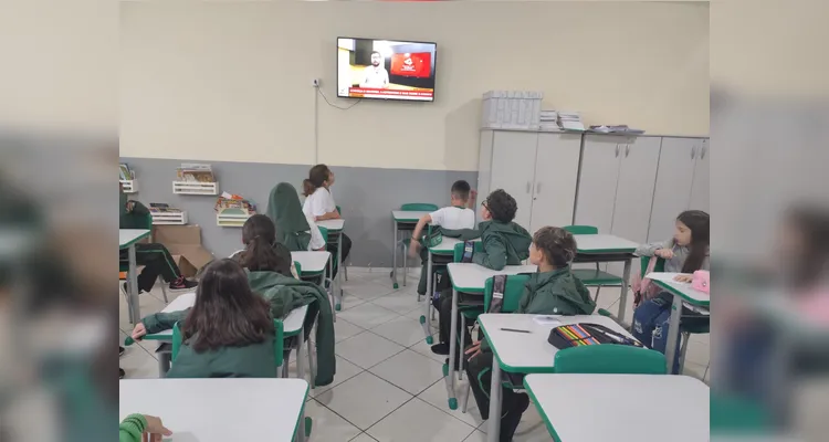 Diversos momentos, teóricos e práticos, foram aplicados na 'aula astronômica'.