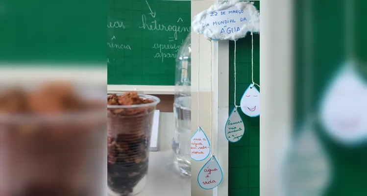 Em sala, os alunos trabalharam os estados físicos da água, passaram por momentos de reflexão e também confeccionaram cartazes e outros materiais de sensibilização.
