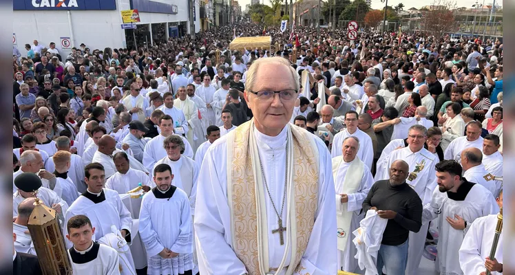 Procissão de Corpus Christi reúne cerca de 40 mil fiéis em PG; veja imagens