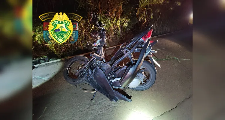Motocicleta pilotada pela policial militar.
