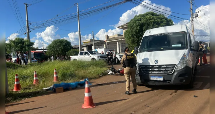 Ileso, condutor da van foi levado para a UPA Santana.