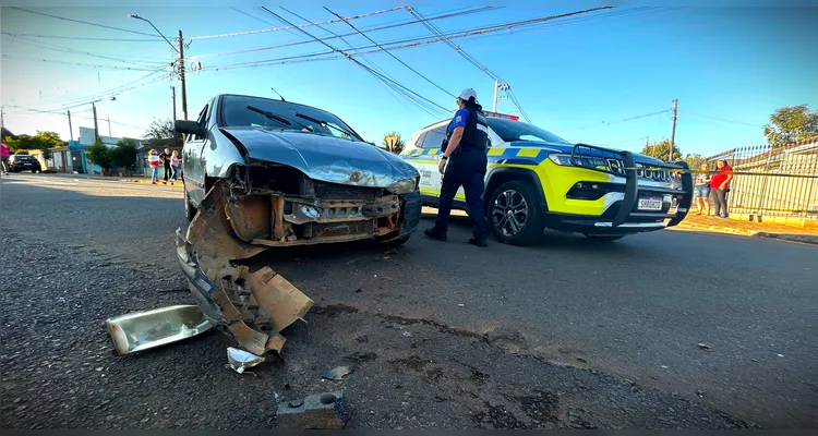 Colisão entre Palio e Tucson termina em capotamento em PG