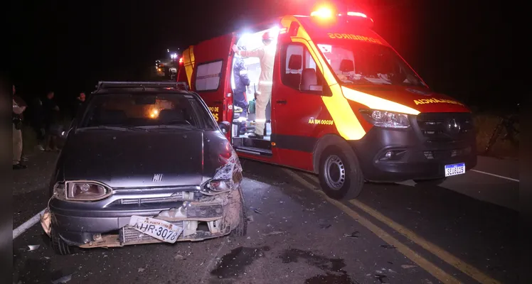 Fotos: três pessoas ficam feridas em grave acidente em PG