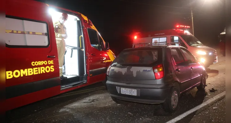 Três pessoas ficam feridas em grave acidente em Ponta Grossa; veja fotos