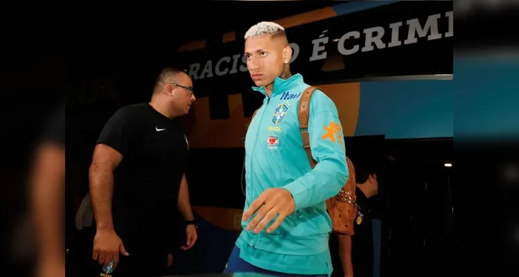 Richarlison, campeão da Liga Europa pelo Tottenham