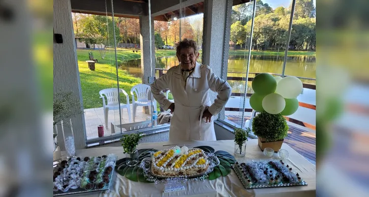Moradora de PG celebra 100 anos com muita saúde e energia