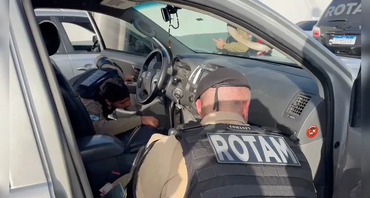 Polícia Militar do Paraná realiza apreensão milionária de drogas na região sul da capital paranaense -