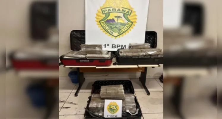 Os envolvidos, a droga e os objetos apreendidos foram encaminhados para a delegacia