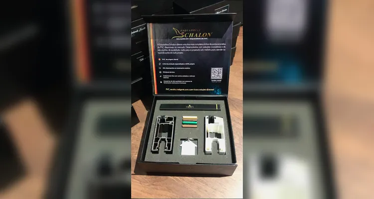 Schalon apresenta nova linha de esquadrias em evento no Grupo aRede