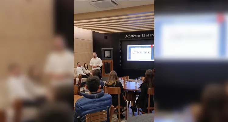 Schalon apresenta nova linha de esquadrias em evento no Grupo aRede