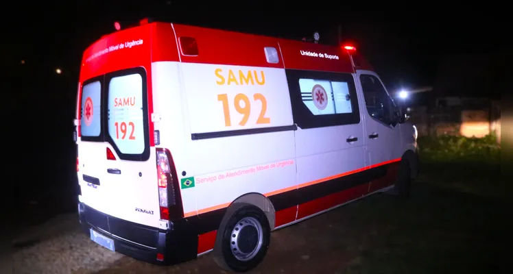 Agentes do Samu também estiveram no local da tentativa de homicídio.