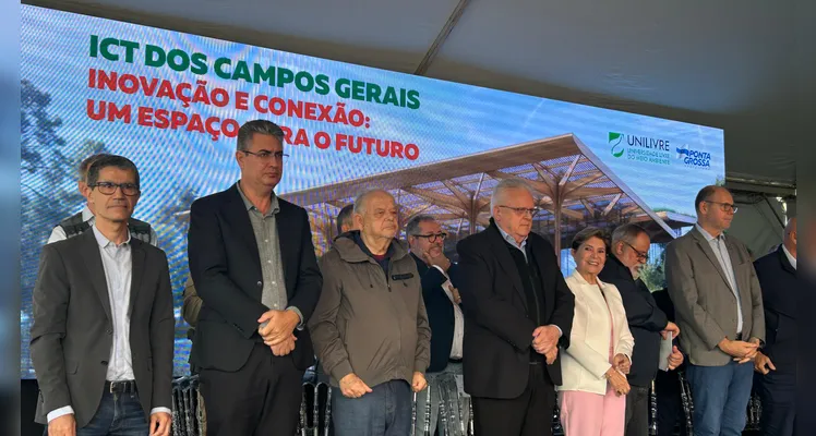 Representantes da Unilivre e várias lideranças políticas estiveram presentes no lançamento da pedra fundamental do Instituto de Ciência e Tecnologia -