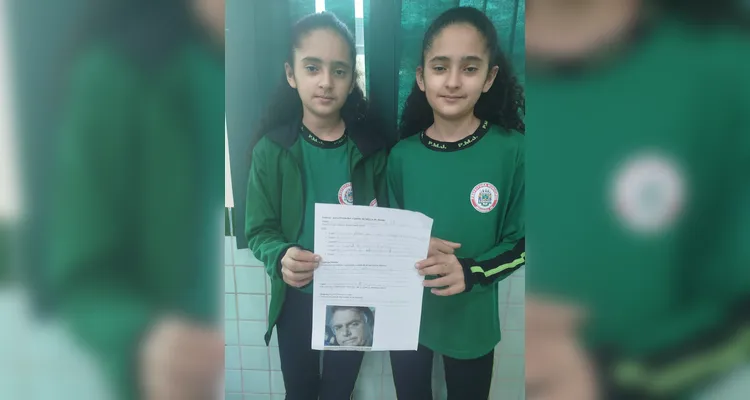 Teorias e práticas no estudo comunicacional foram envolvidos em sala de aula.