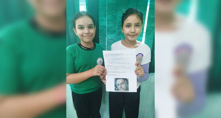 Teorias e práticas no estudo comunicacional foram envolvidos em sala de aula.
