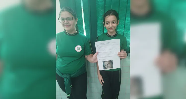 Teorias e práticas no estudo comunicacional foram envolvidos em sala de aula.